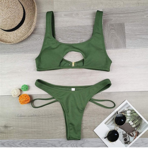 Cutout thong Bikini women’s size small - Picture 3 of 6